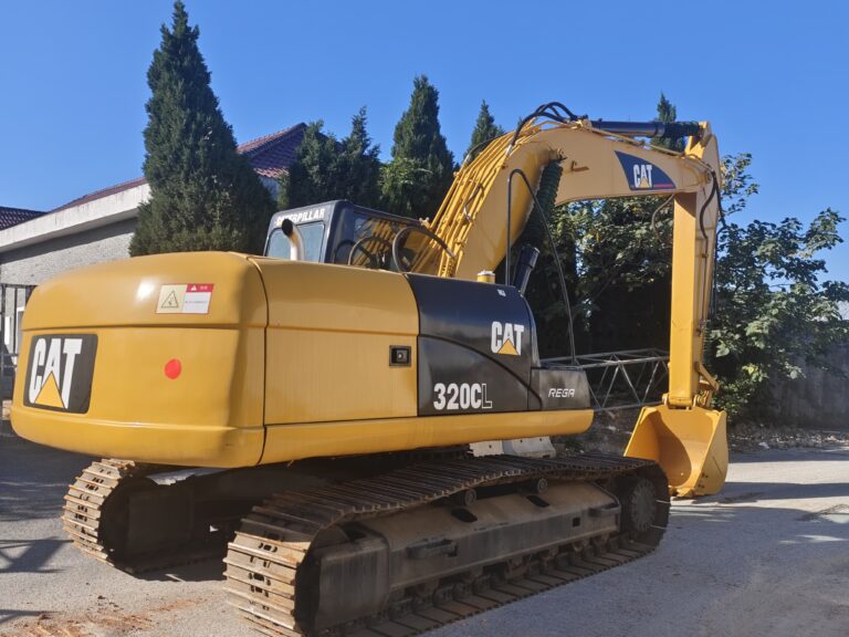 Used excavator CAT320