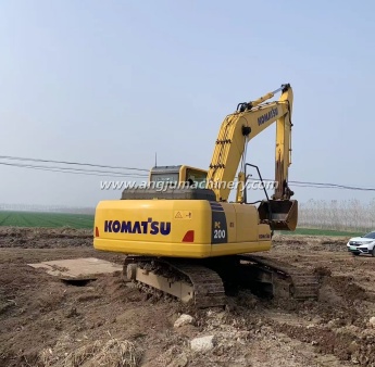 KUMATSU PC200 DIGGER