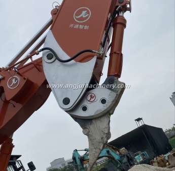 Used excavator Hitachi ZX890 LCH SALE