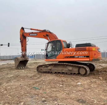 Used excavator Doosan DX260LC