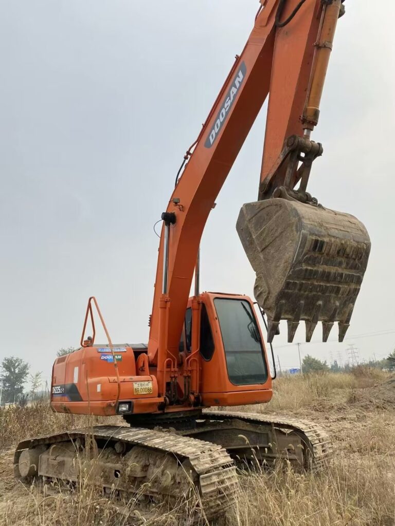  Used excavator Doosan DH225LC-7