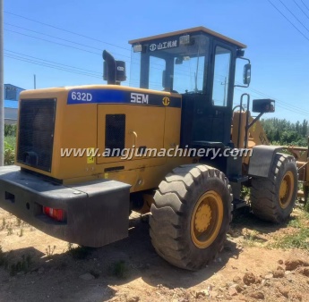 Used loader SEM 632D